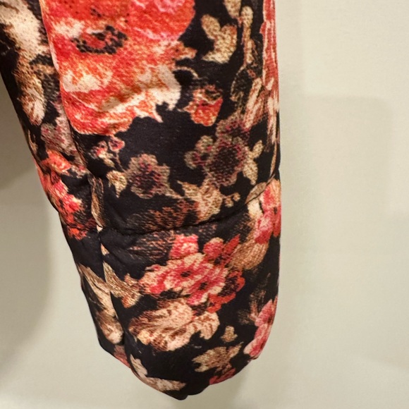 Puffer Floral Jacket with the Hood - Picture 5 of 14